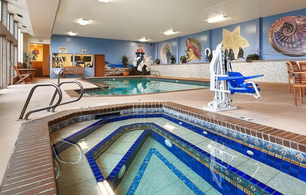 Best Western Holiday Hotel Coos Bay Exterior photo