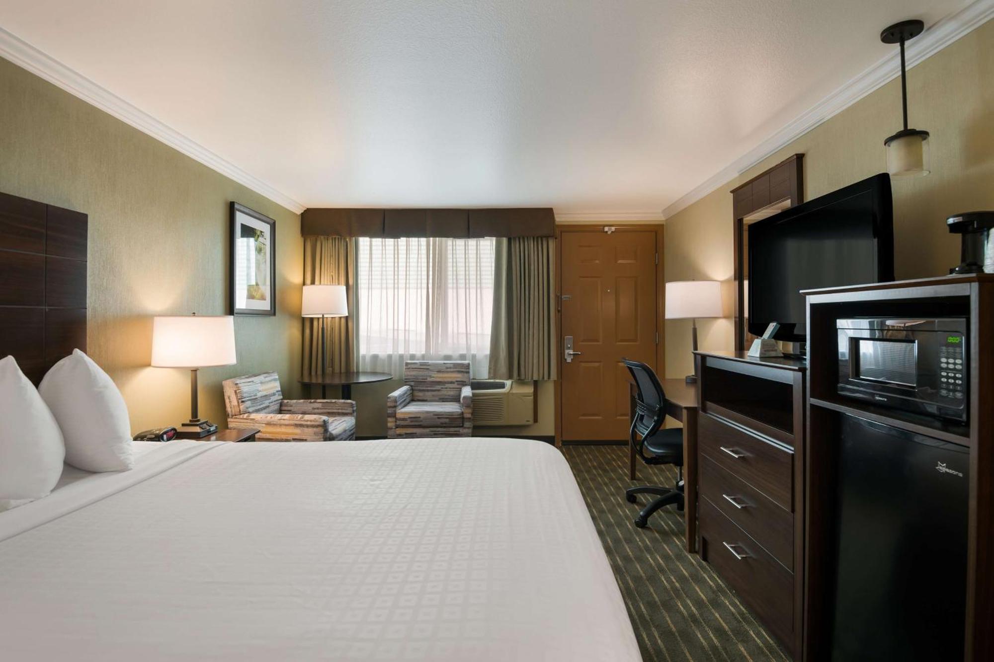 Best Western Holiday Hotel Coos Bay Exterior photo