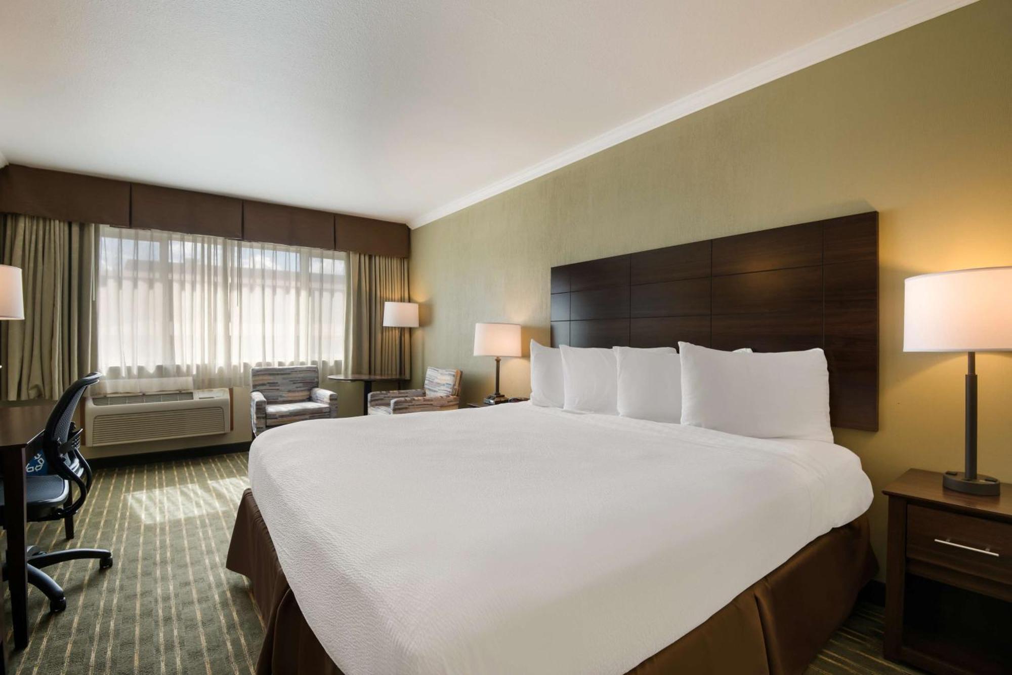 Best Western Holiday Hotel Coos Bay Exterior photo