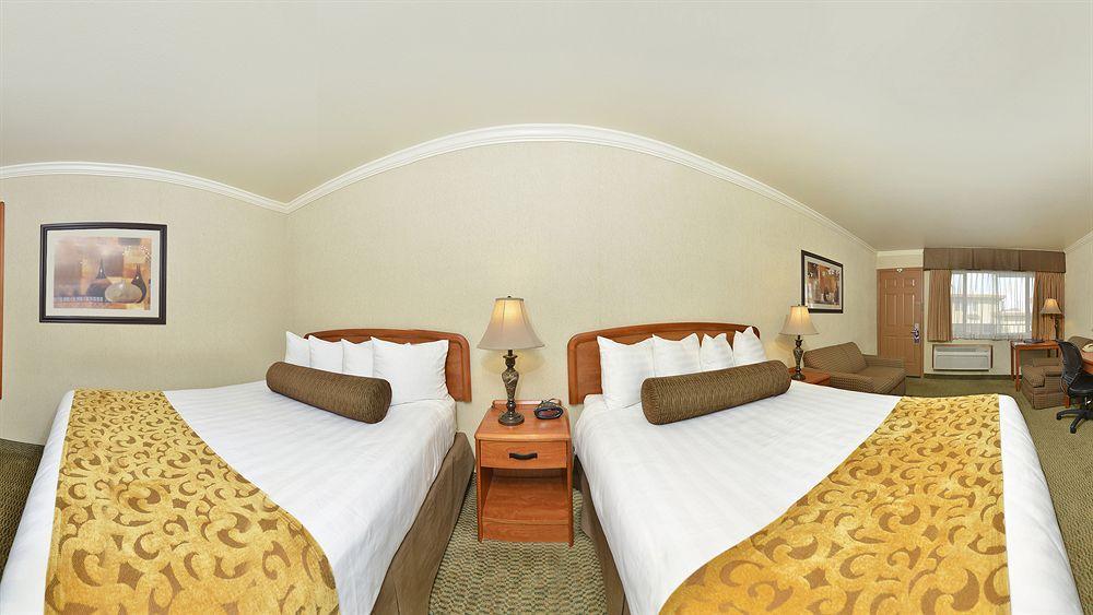 Best Western Holiday Hotel Coos Bay Exterior photo